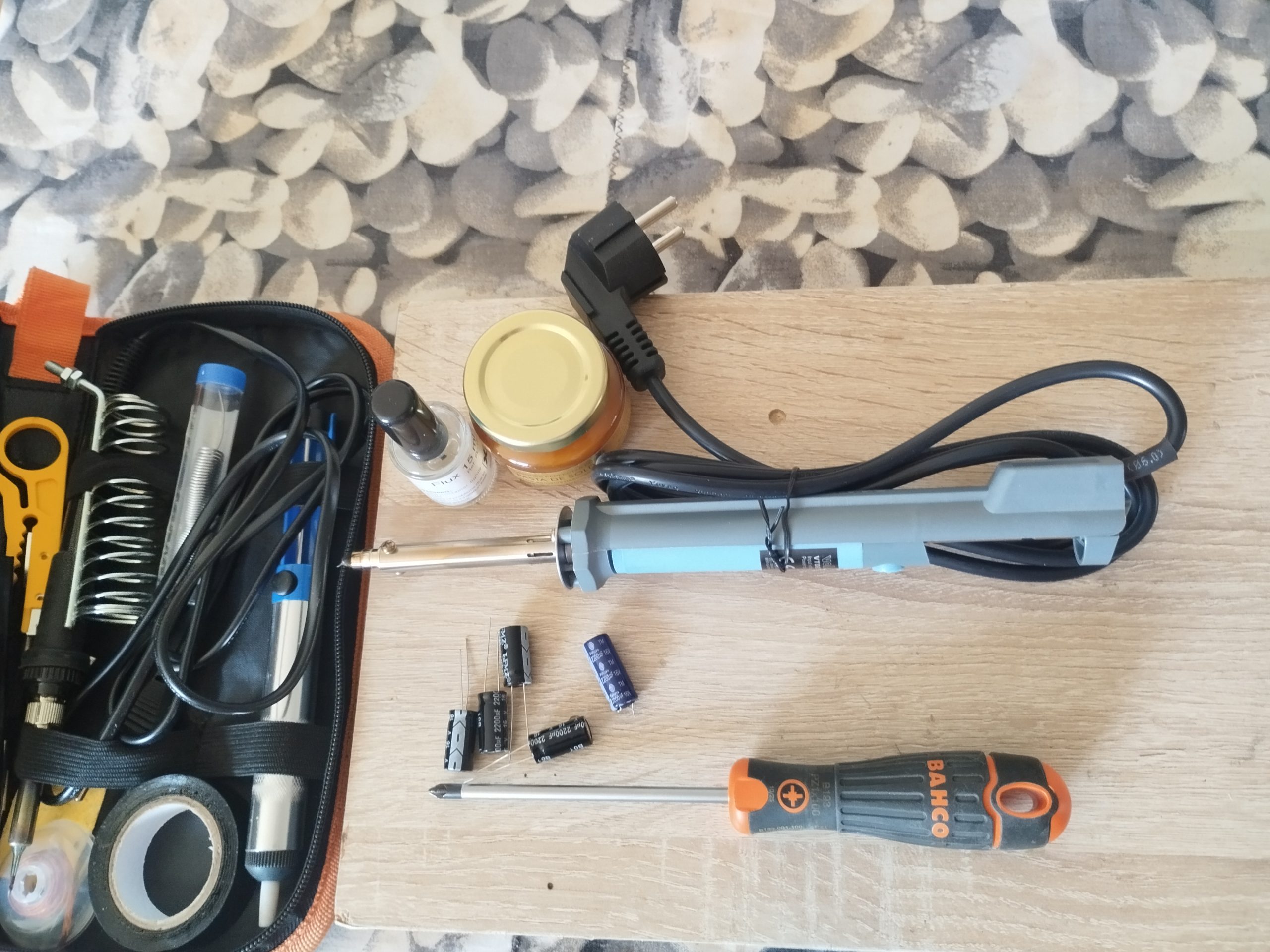 Reparación de una fuente de alimentación ATX de 420 W de un Acer Aspire M1610